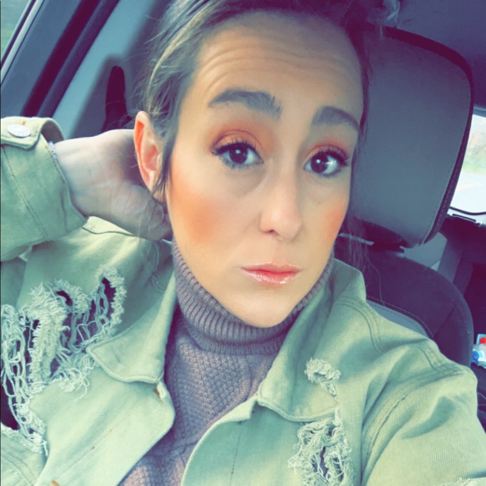 Meet your Posher, Mallory